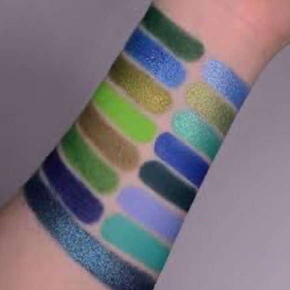 Ace Beaute OCEANIC Eyeshadow Palette Aqua Green Purple Blue Gorgeous! 24g *BNIB - Picture 6 of 16